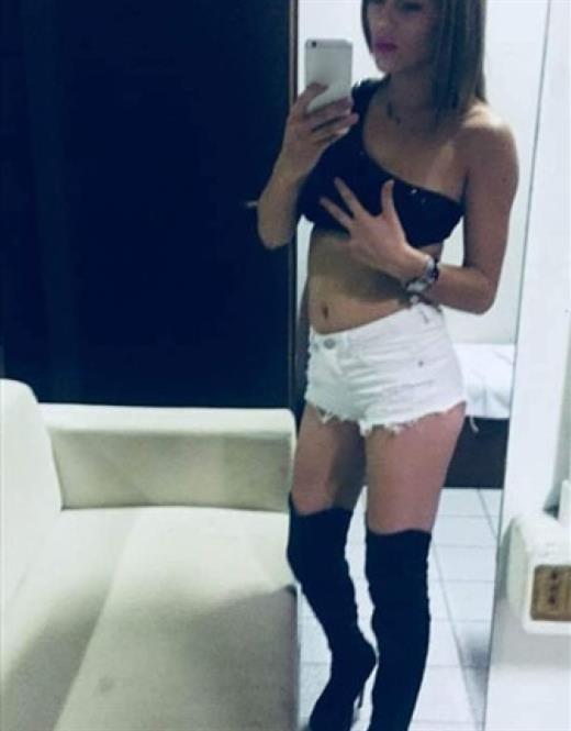 Ivrine, vip donne in Prato id7891